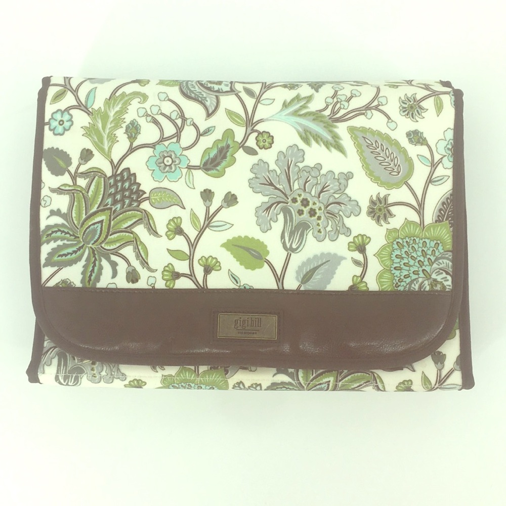 🆕Gigi Hill Lg Case